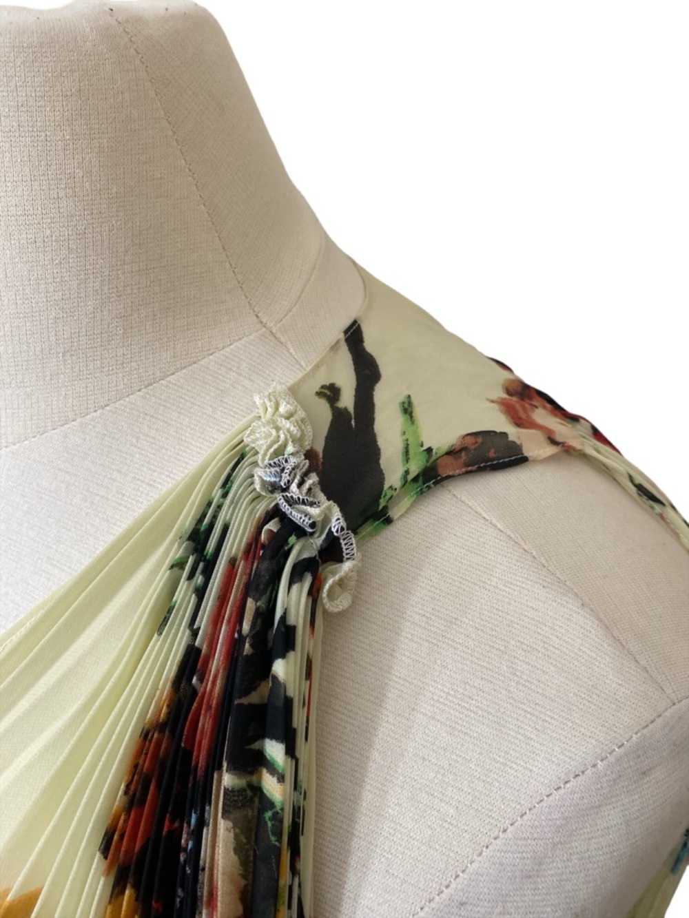 Roberto Cavalli Silk Cream Floral Pleated V-Neck Mini Swing Dress - Picture 5 of 8